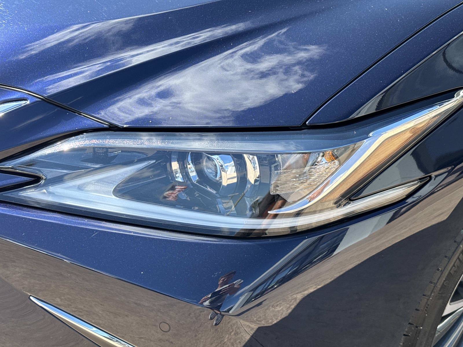 Used 2024 Lexus ES 350 w/ Premium Package FWD image 9