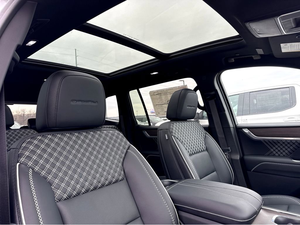 New 2026 GMC Acadia Denali w/ Super Cruise Package image 5