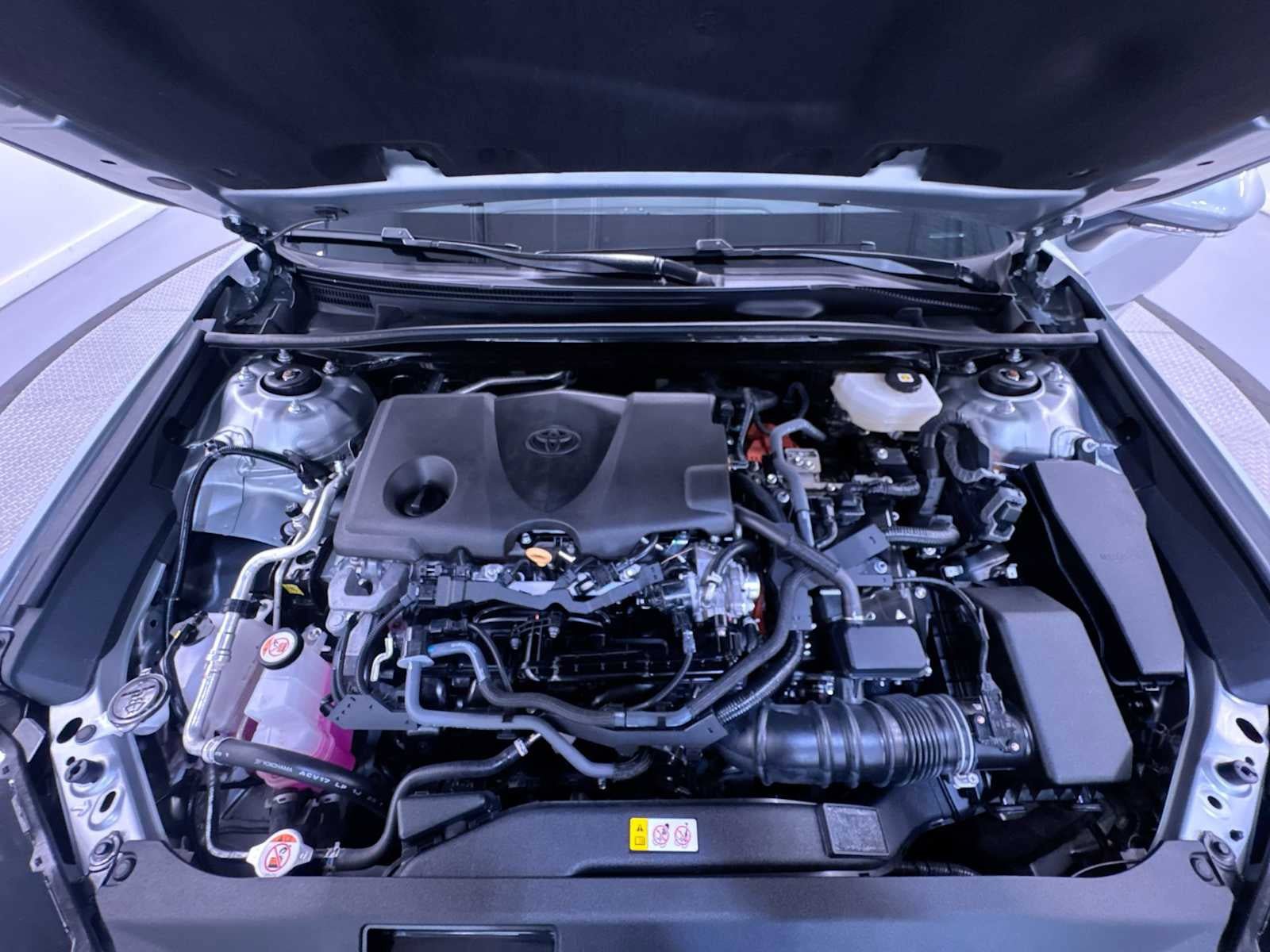 Used 2025 Toyota Camry LE FWD image 11