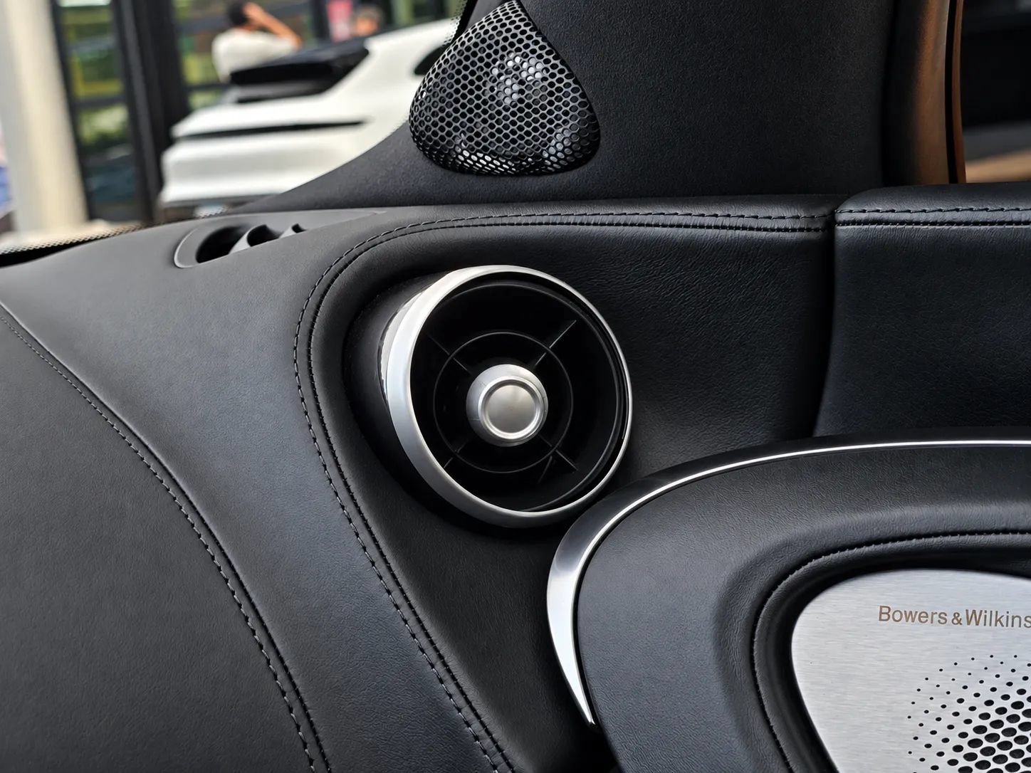 Used 2023 McLaren GT RWD image 36