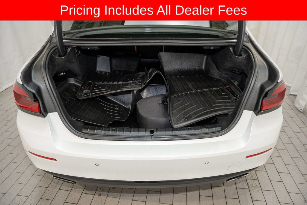 Used 2021 BMW 530e xDrive w/ Premium Package AWD/4WD image 5