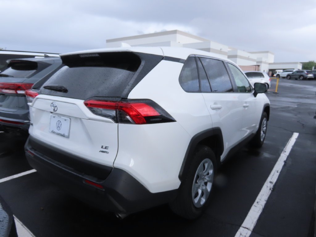 Used 2023 Toyota RAV4 LE AWD/4WD image 4