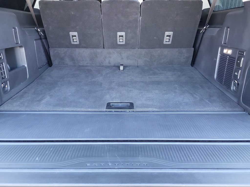 Used 2025 Ford Expedition Max Platinum w/ Driver's Package AWD/4WD image 20