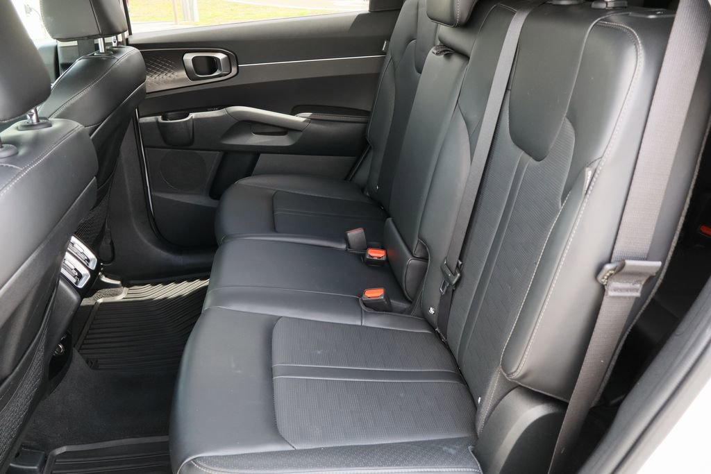 Used 2025 Kia Sorento S image 23