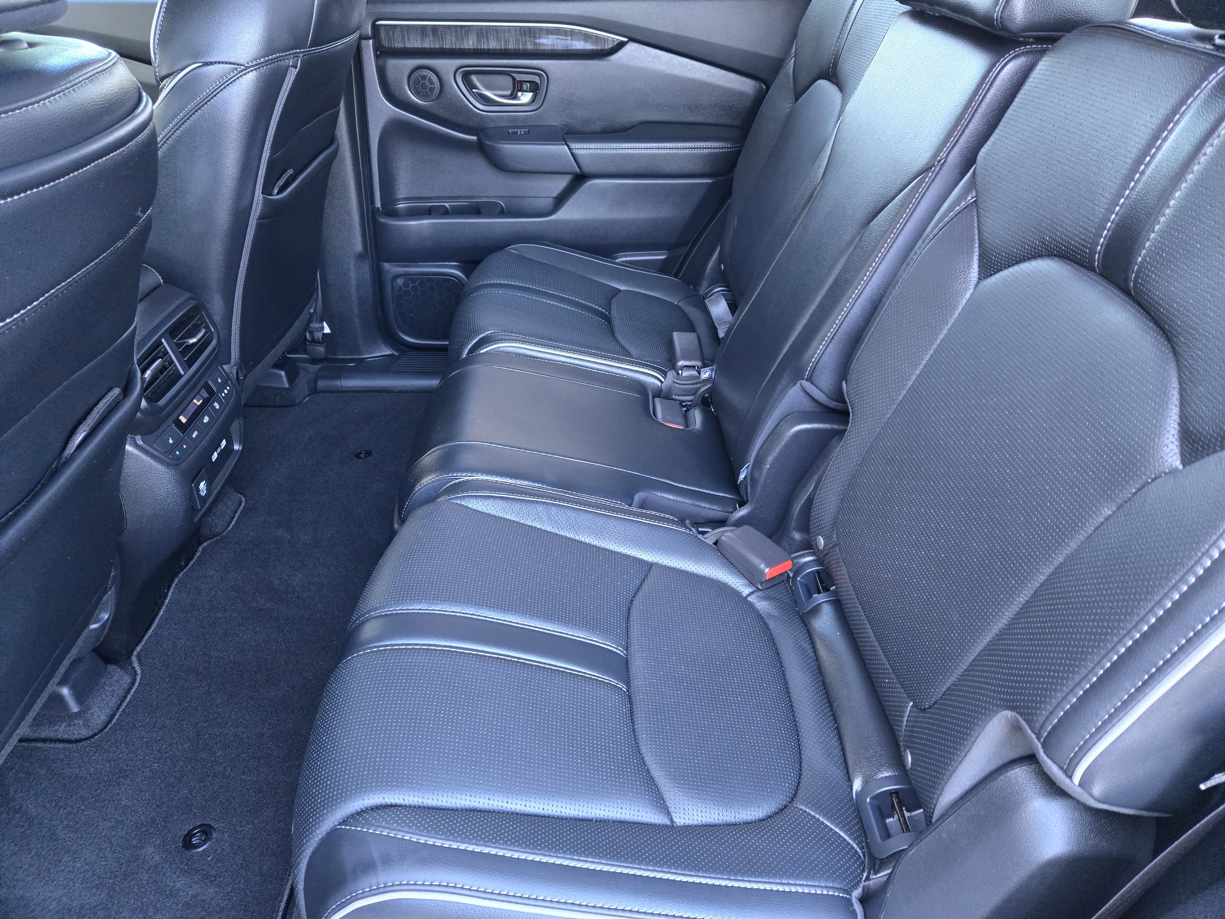 Used 2023 Honda Pilot Elite image 36