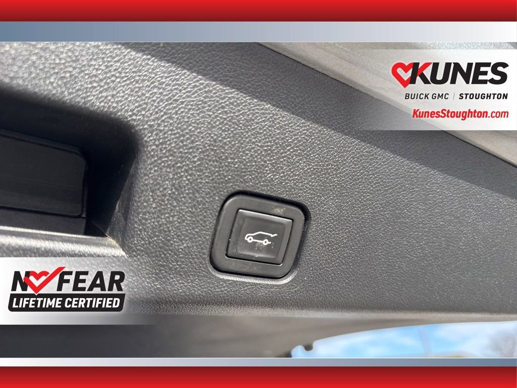 Used 2025 Chevrolet Traverse RS image 43