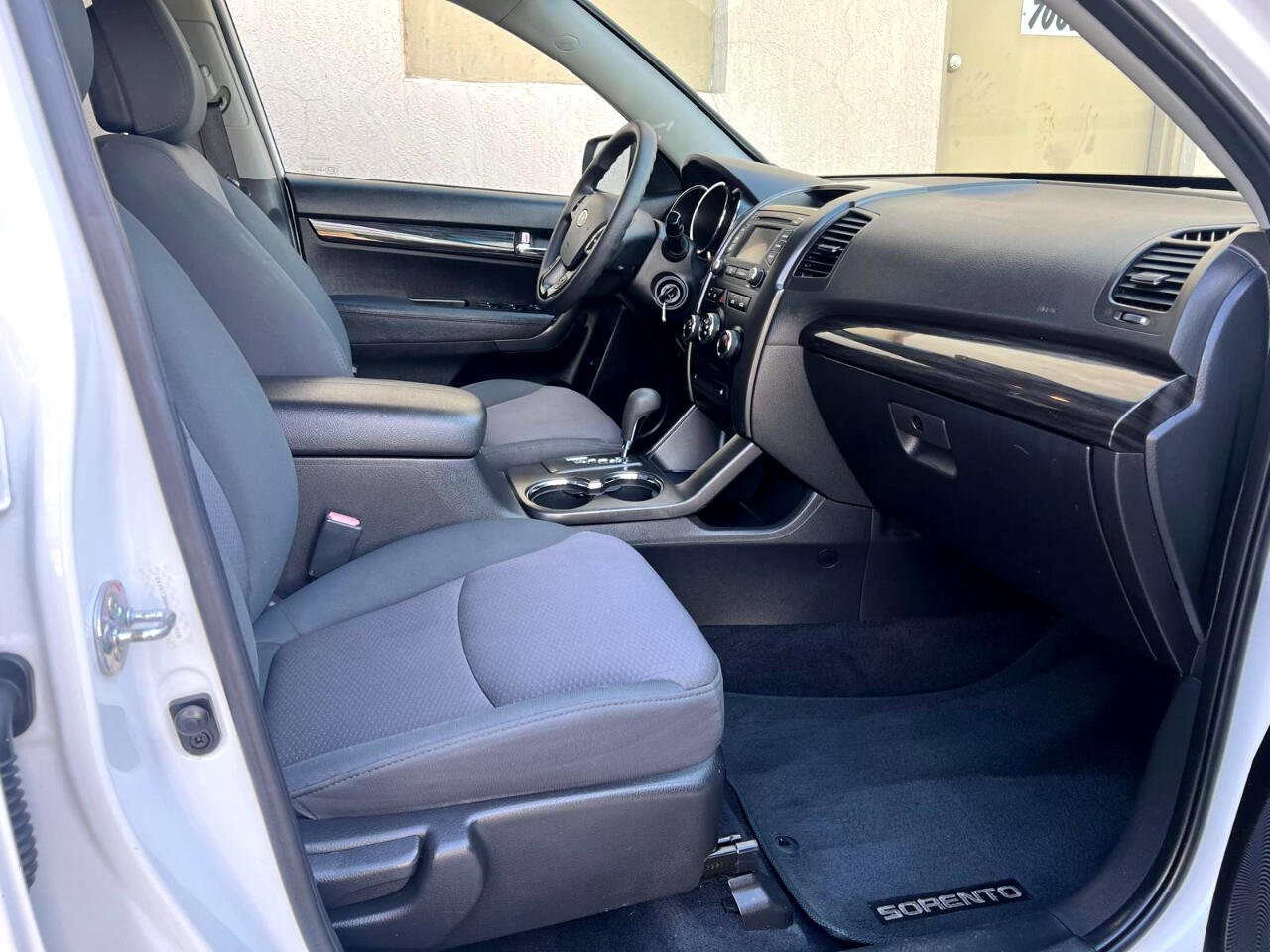 Used 2013 Kia Sorento LX w/ Convenience Pkg image 20