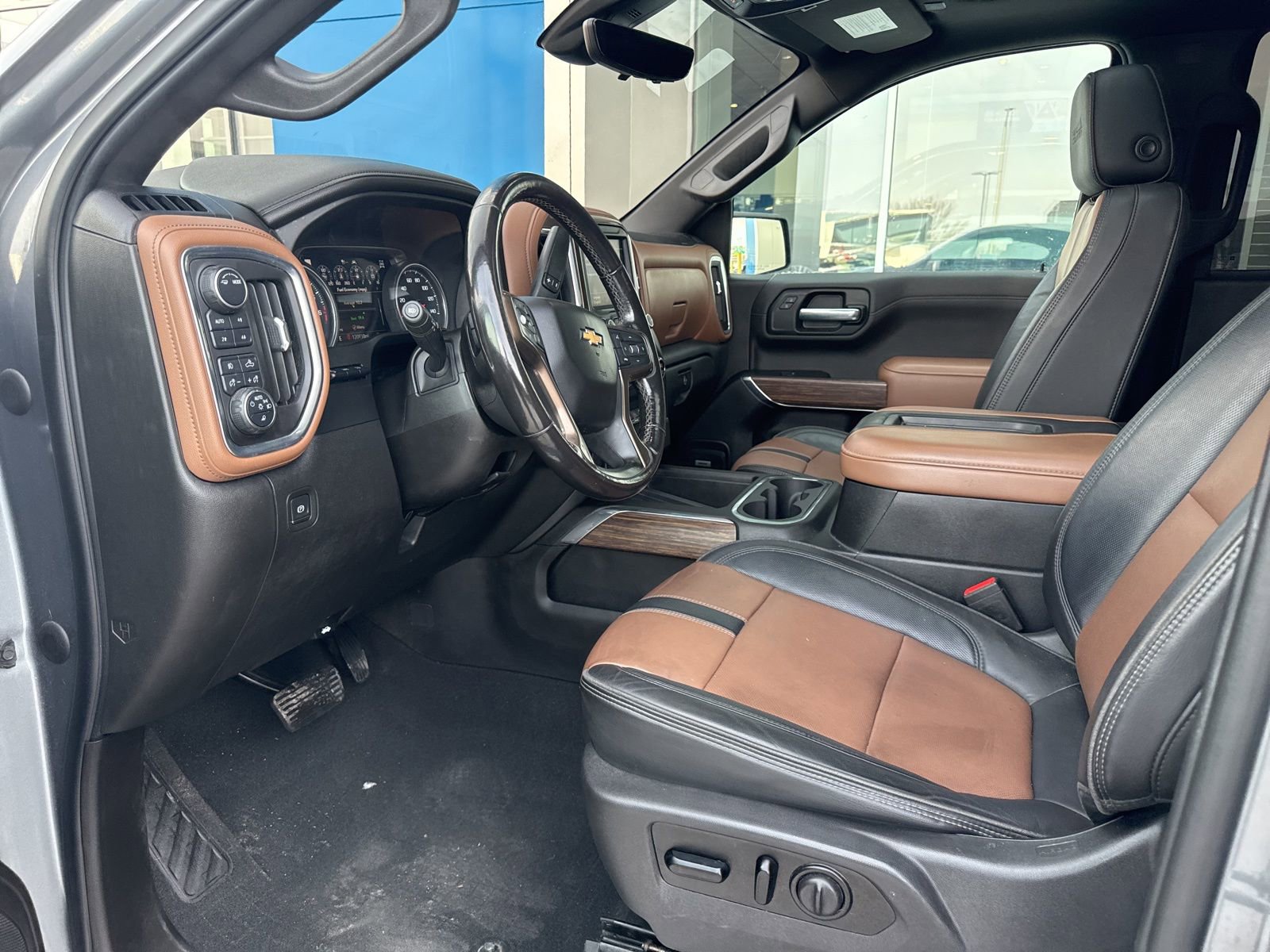 Used 2021 Chevrolet Silverado 1500 High Country w/ Technology Package image 17