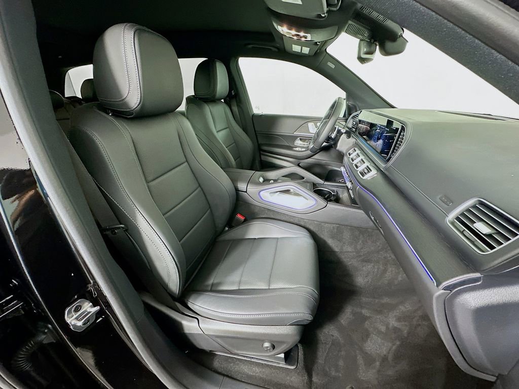 Used 2025 Mercedes-Benz GLS 450 4MATIC image 29