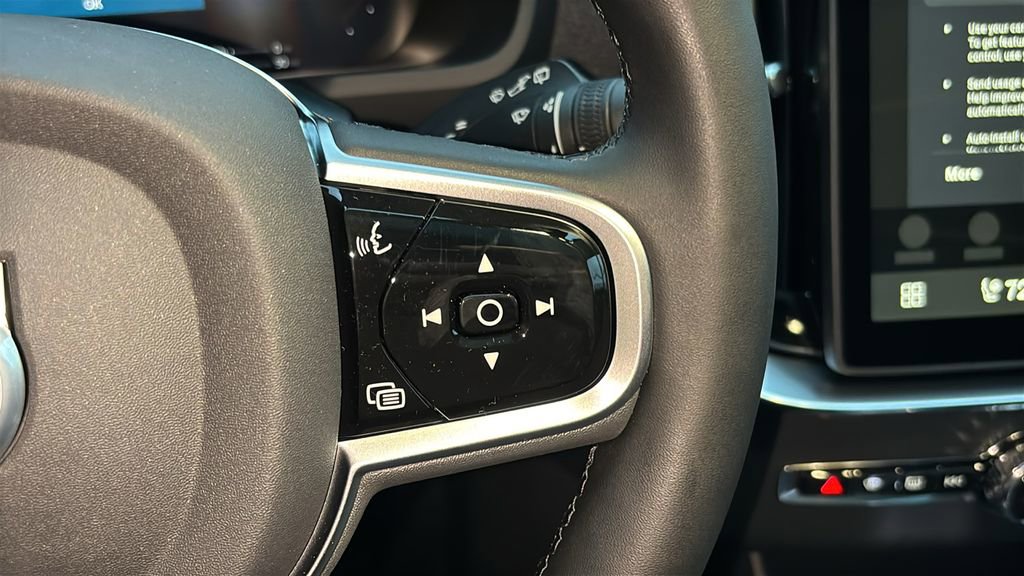 New 2026 Volvo XC90 T8 Plus w/ Protection Package Premier AWD/4WD image 18