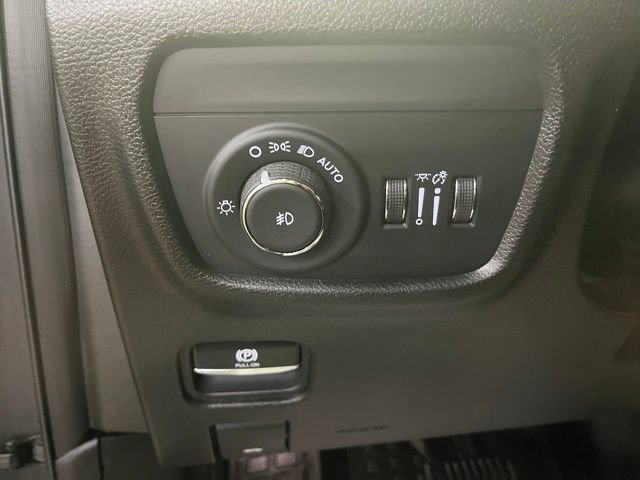 Used 2025 Jeep Grand Cherokee Limited w/ Trailer Tow Package image 14