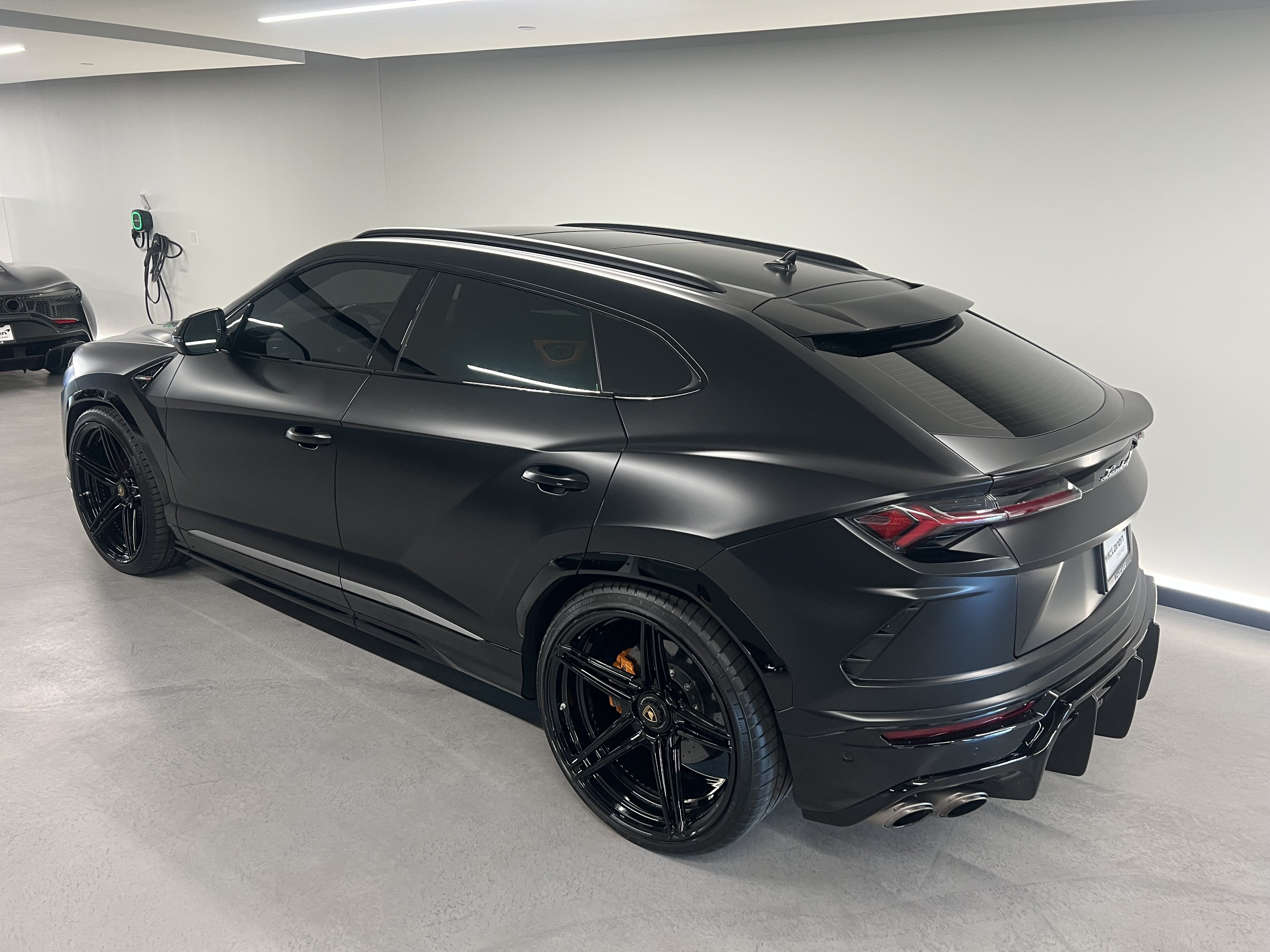 Used 2021 Lamborghini Urus AWD/4WD image 6