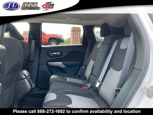 Used 2018 Jeep Cherokee Latitude FWD image 14