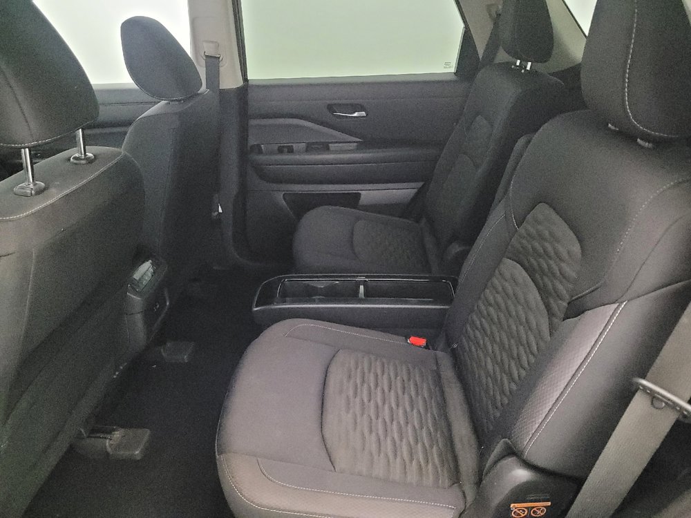 Used 2022 Nissan Pathfinder SV w/ SV Premium Package image 18