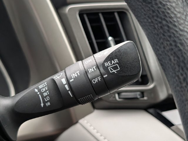 Used 2015 Toyota RAV4 XLE FWD image 22