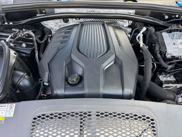 Used 2022 Porsche Macan Base image 10