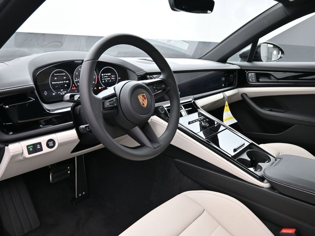 New 2025 Porsche Panamera image 4