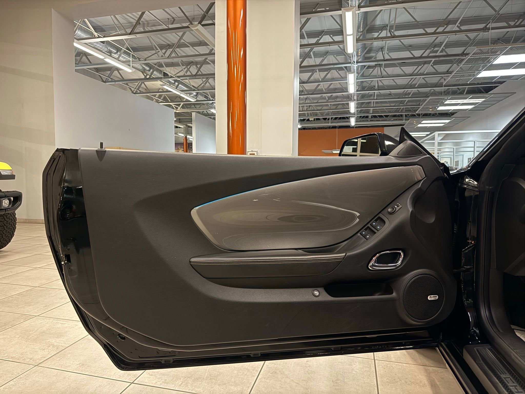 Used 2011 Chevrolet Camaro SS w/ RS Package image 21