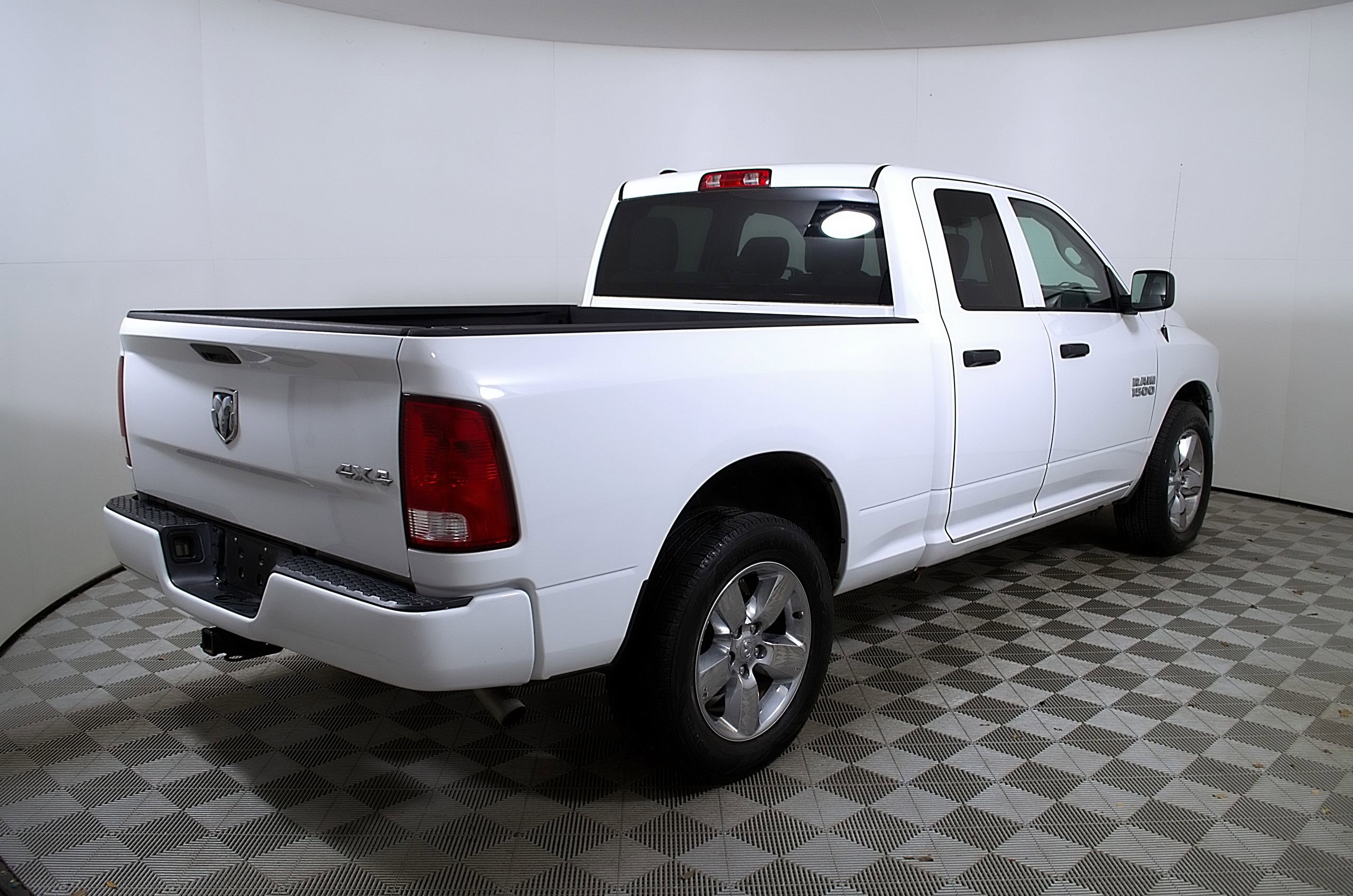 Used 2018 RAM 1500 Express w/ Express Value Package AWD/4WD image 7