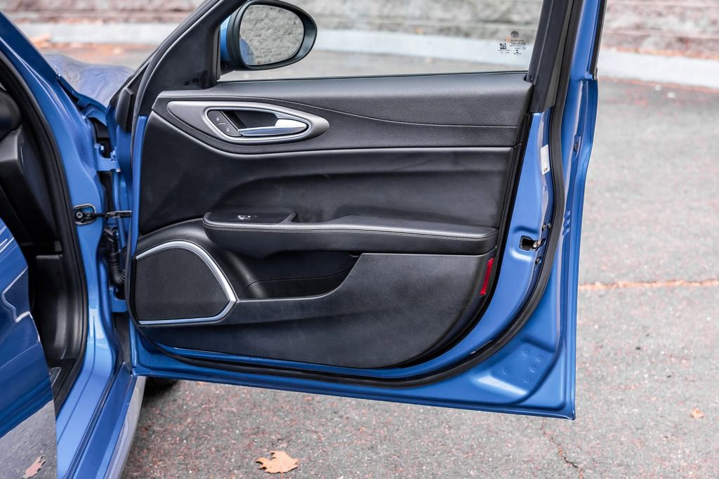 Used 2017 Alfa Romeo Giulia AWD image 13