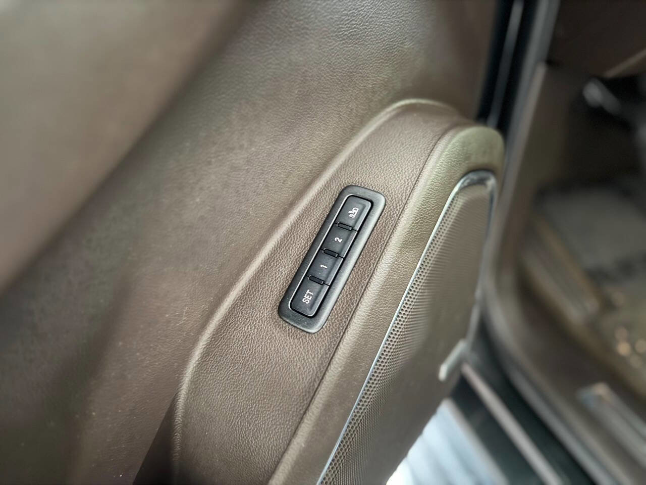 Used 2016 GMC Yukon XL Denali w/ Open Road Package image 27