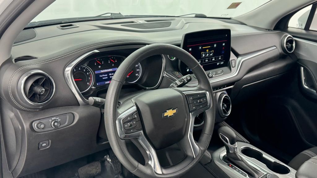 Used 2023 Chevrolet Blazer LT AWD/4WD image 33