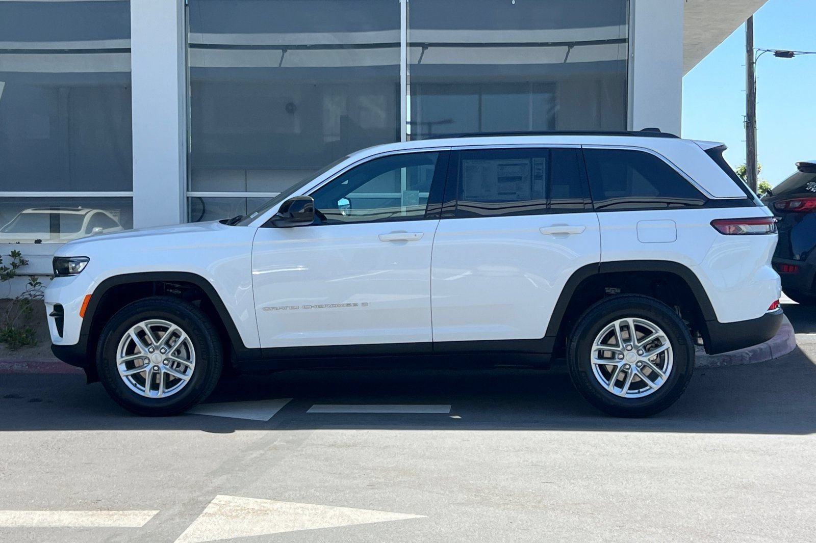 New 2026 Jeep Grand Cherokee Laredo X AWD/4WD image 7
