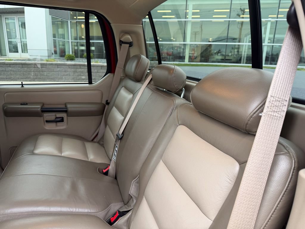 Used 2004 Ford Explorer Sport Trac 4x4 image 12