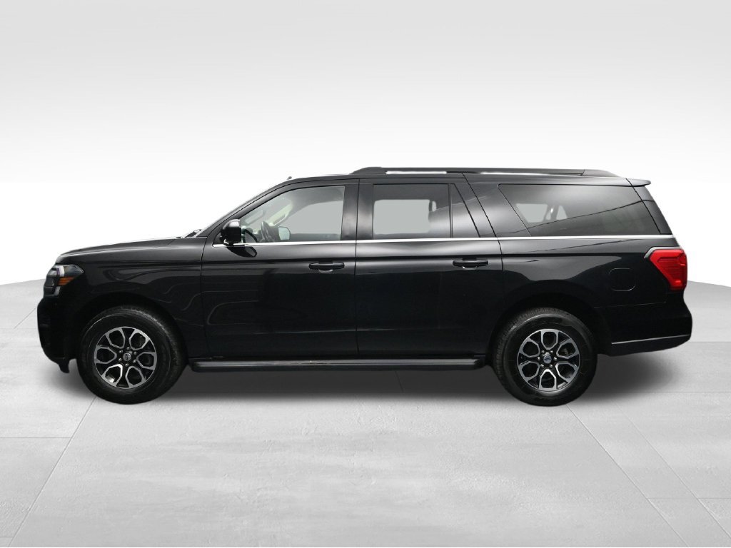Used 2024 Ford Expedition Max XLT AWD/4WD image 2