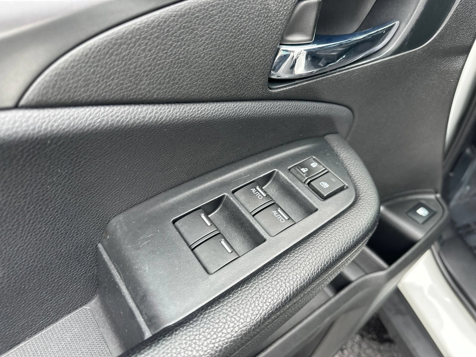 Used 2022 Honda Pilot Sport image 17