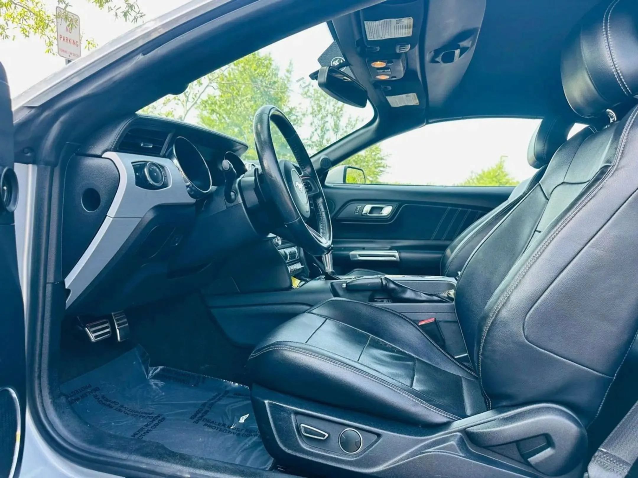 Used 2016 Ford Mustang Premium RWD image 10