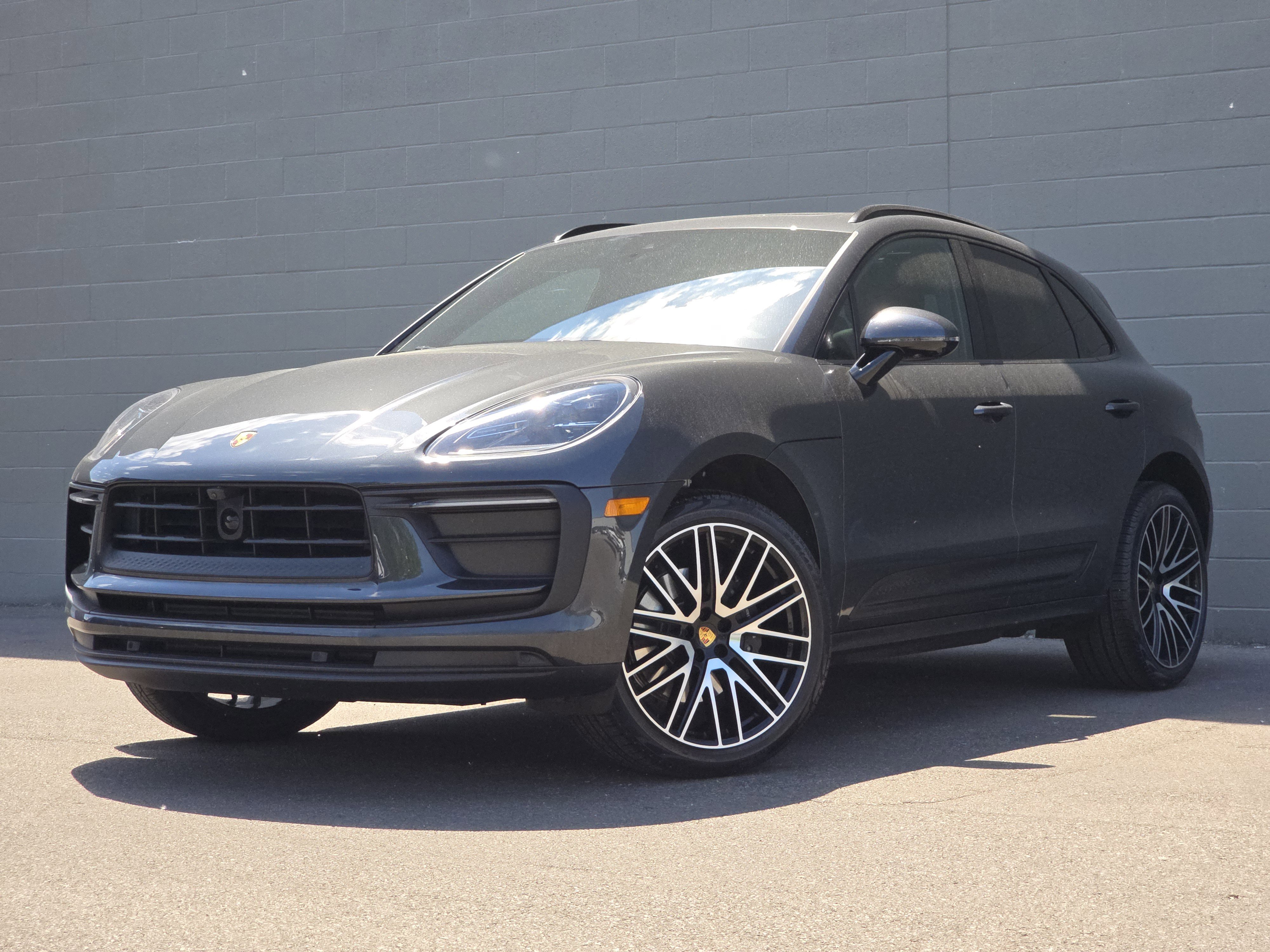 Certified 2026 Porsche Macan AWD/4WD image 1