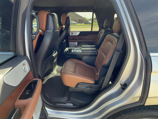 Used 2020 Lincoln Navigator Reserve w/ Luxury Package image 10