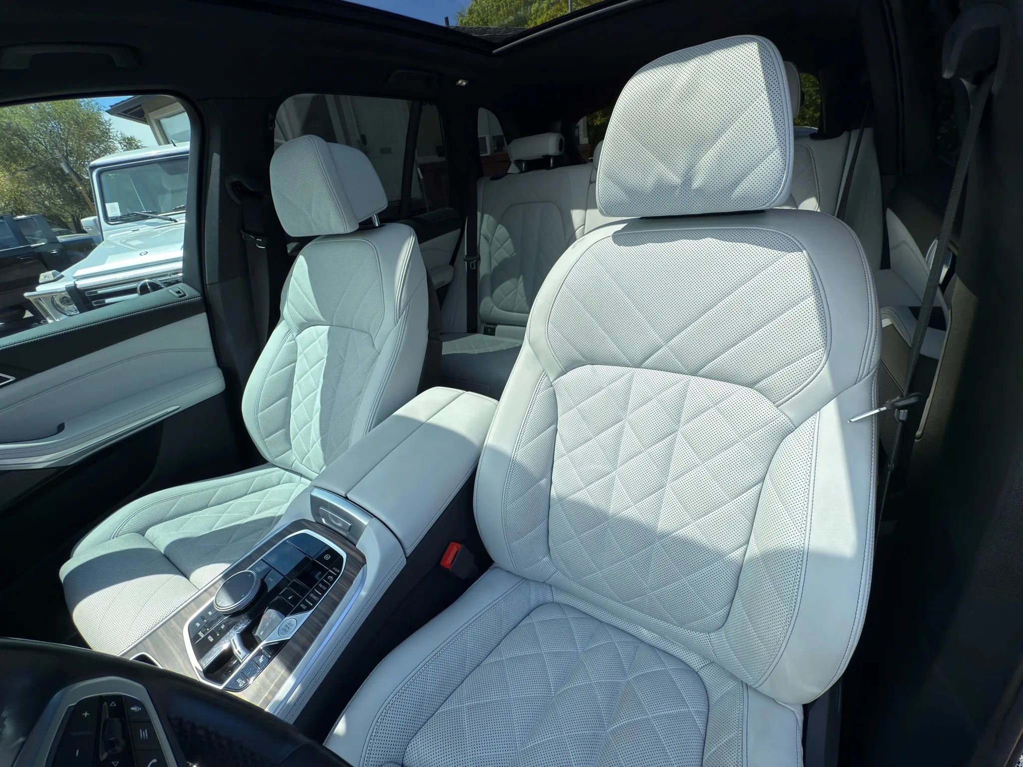 Used 2024 BMW X5 xDrive40i w/ M Sport Package image 34