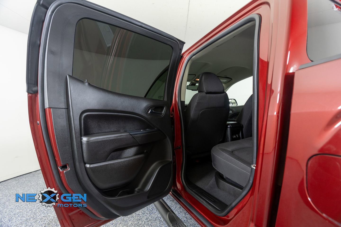 Used 2020 GMC Canyon SLE w/ Elevation Edition image 24