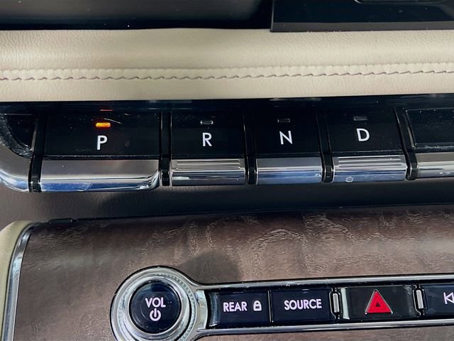 Used 2020 Lincoln Aviator Reserve w/ Equipment Group 202A image 24