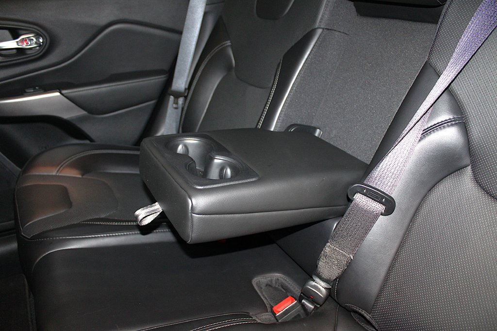 Certified 2021 Jeep Cherokee Limited AWD/4WD image 29