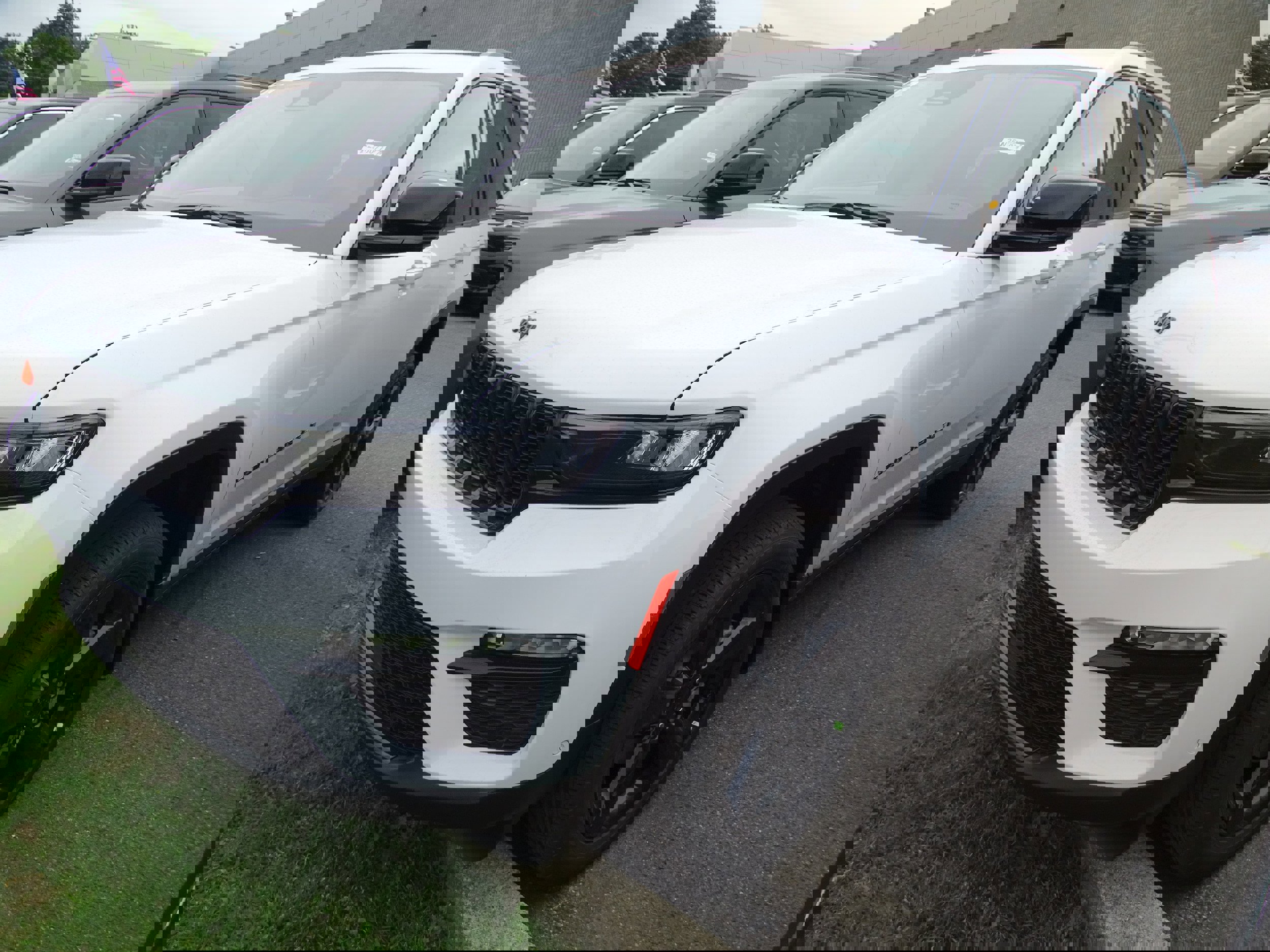 New 2025 Jeep Grand Cherokee Limited image 1