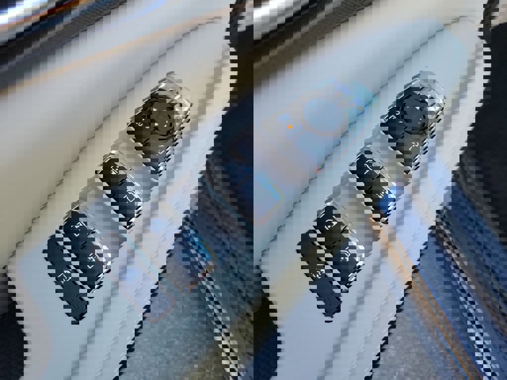 New 2026 Kia Carnival EX FWD image 21