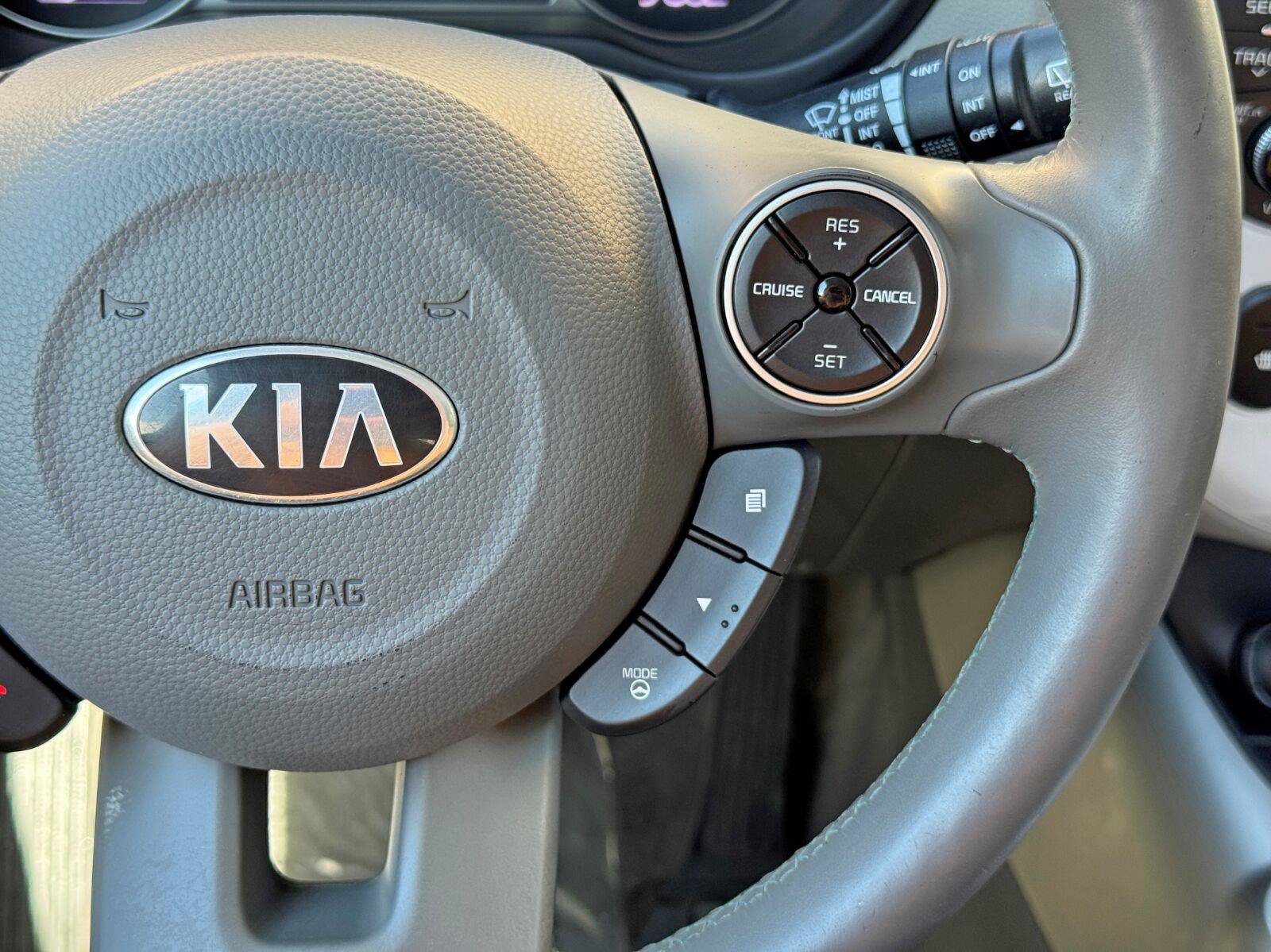 Used 2016 Kia Soul EV FWD image 21