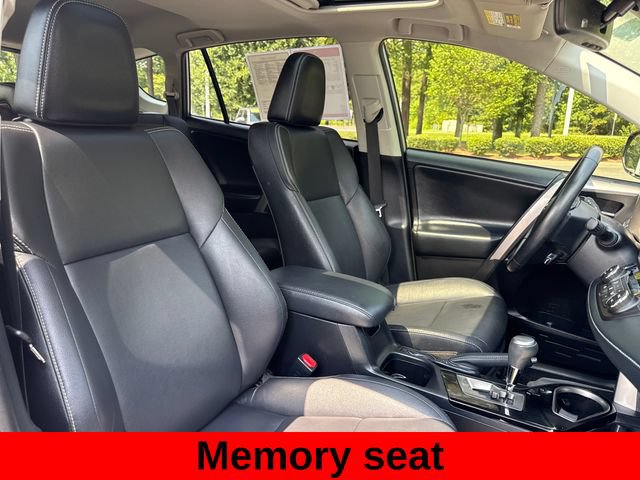 Used 2018 Toyota RAV4 Limited AWD/4WD image 25