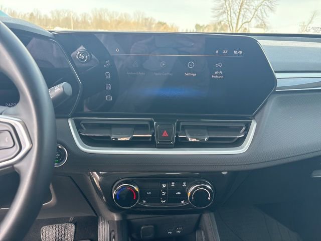 Used 2024 Chevrolet TrailBlazer LT w/ LT Cold Weather Package image 15