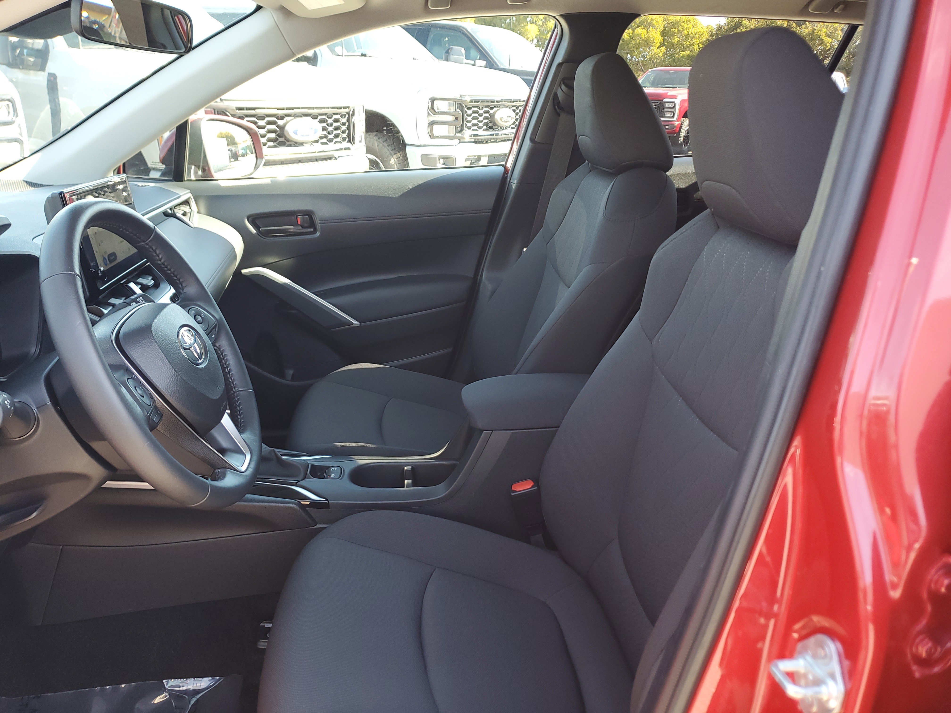 Used 2023 Toyota Corolla Cross LE image 11