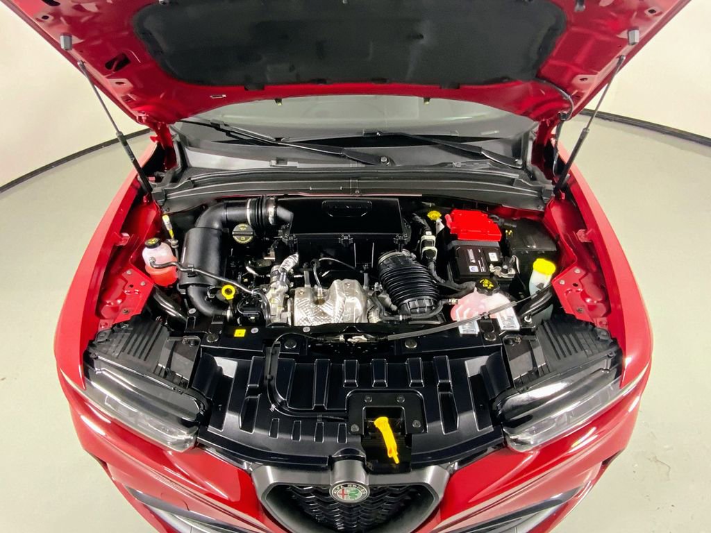 New 2025 Alfa Romeo Tonale AWD/4WD image 10