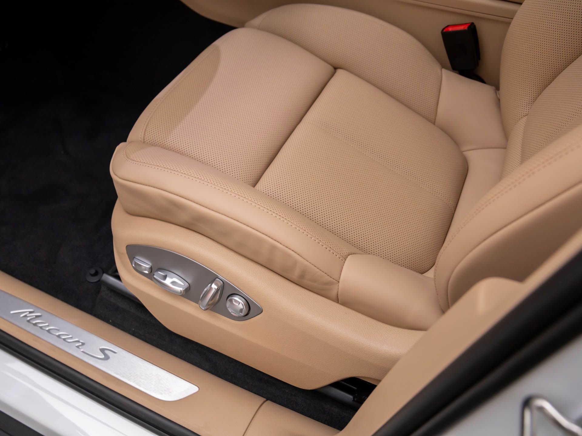 New 2026 Porsche Macan S AWD/4WD image 13