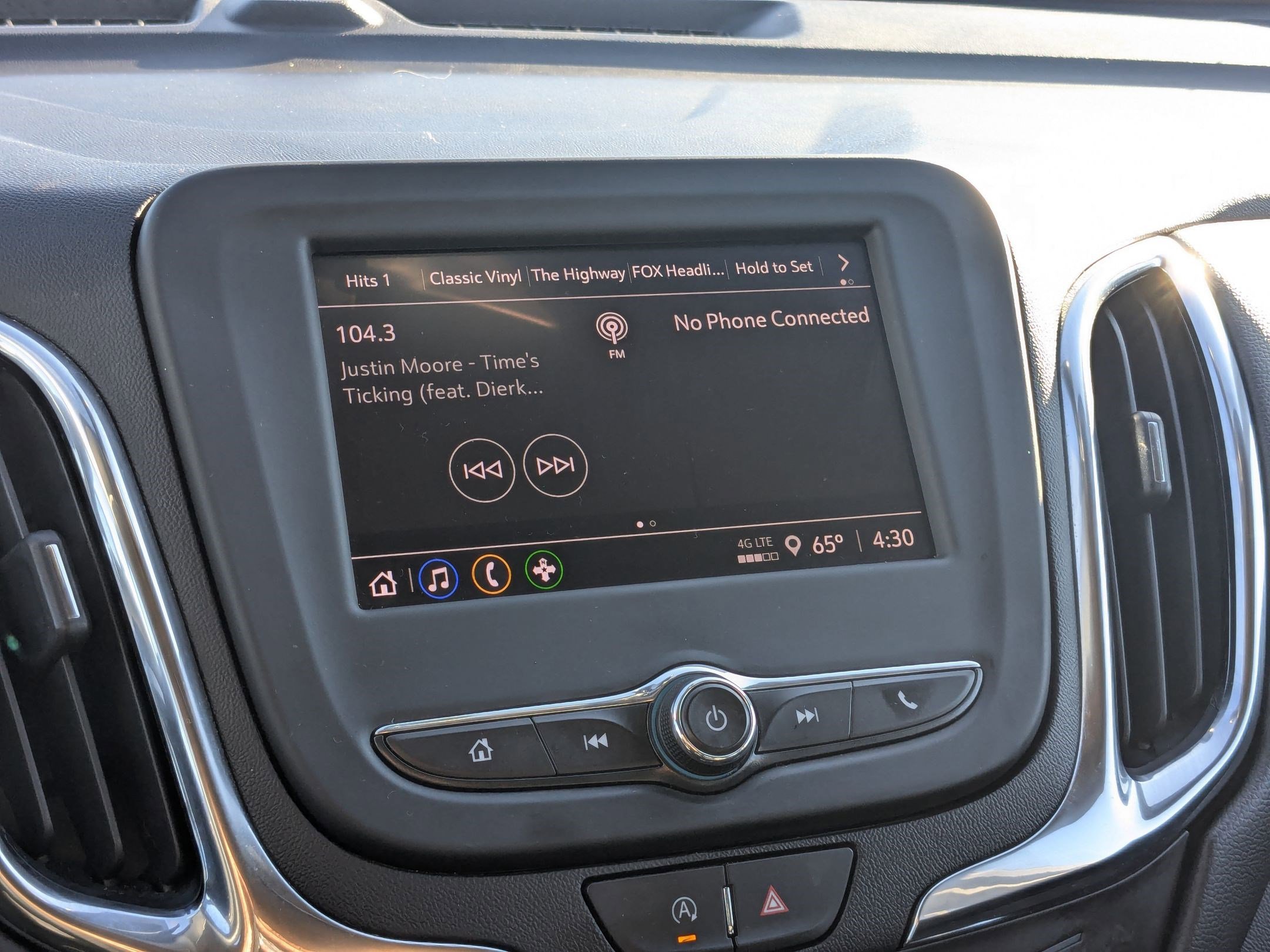 Used 2023 Chevrolet Equinox LT image 23