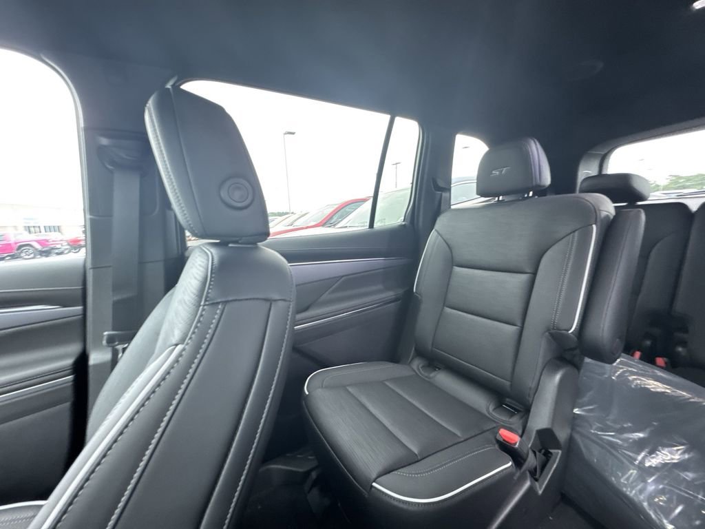 New 2026 Buick Enclave Sport Touring w/ Power Package image 12