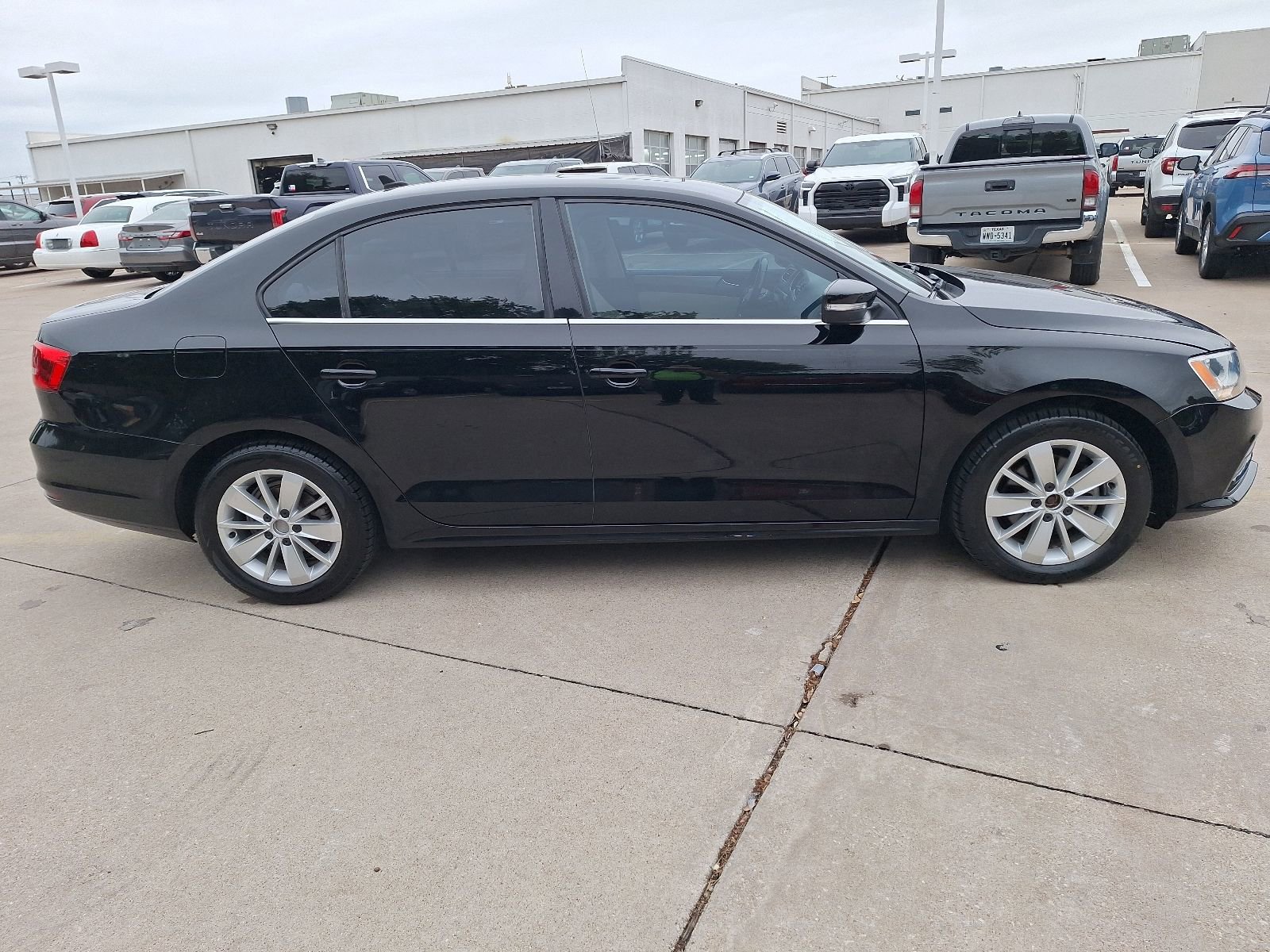 Used 2015 Volkswagen Jetta SE FWD image 7