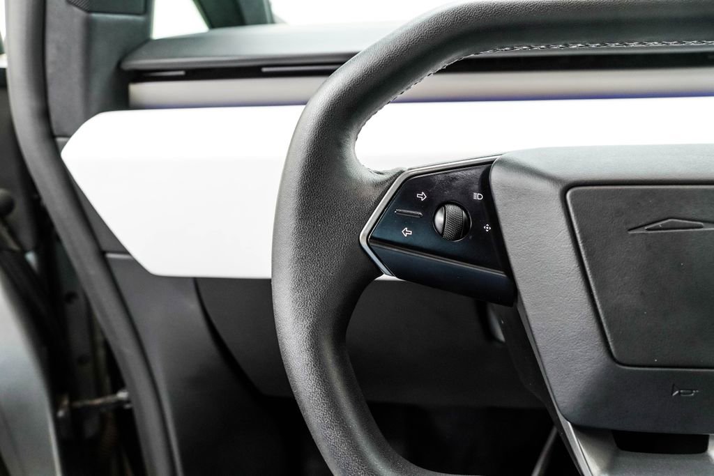 Used 2024 Tesla Cybertruck AWD Crew Cab image 36