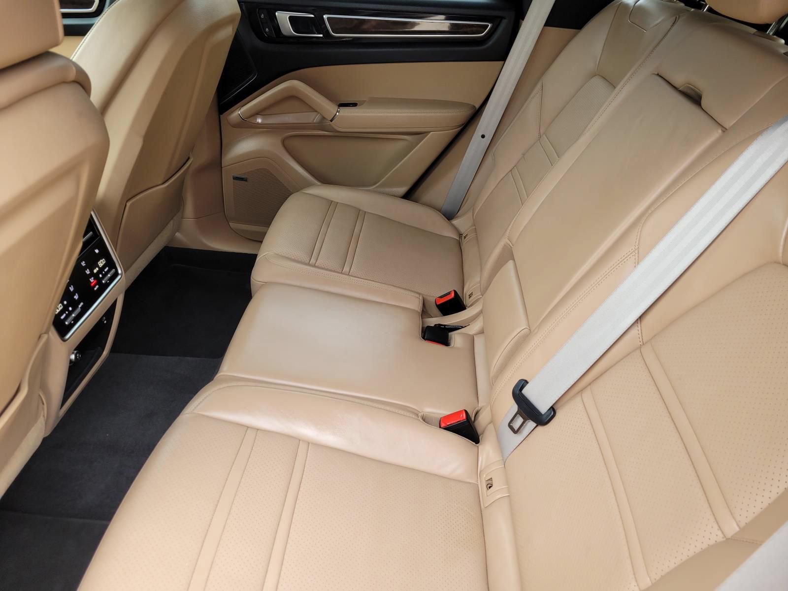 Used 2023 Porsche Cayenne Platinum Edition AWD/4WD image 19